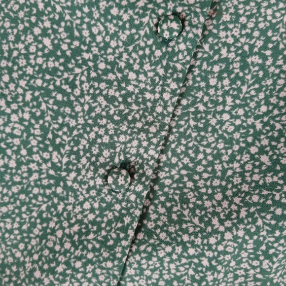 Green Floral Ruffle Top - Picture 4 of 5